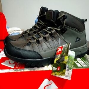 Ozark Trail Hiking Boots Men's sz 10.5